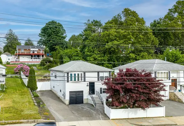 1190 Bay St, Fall River, MA 02724