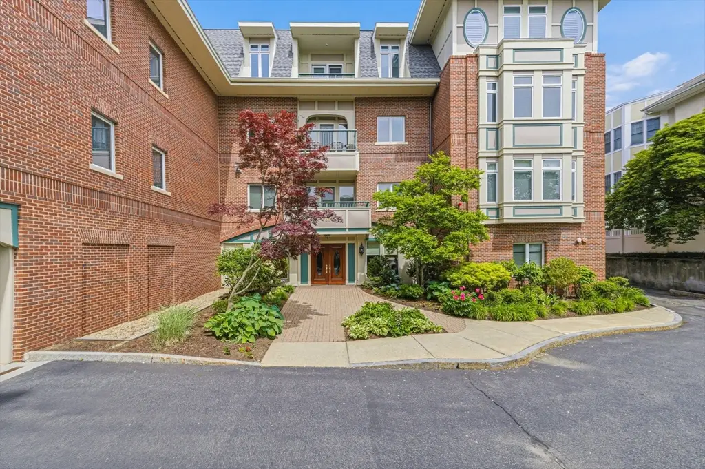 630 Hammond St #209, Chestnut Hill, MA 02467 - #1
