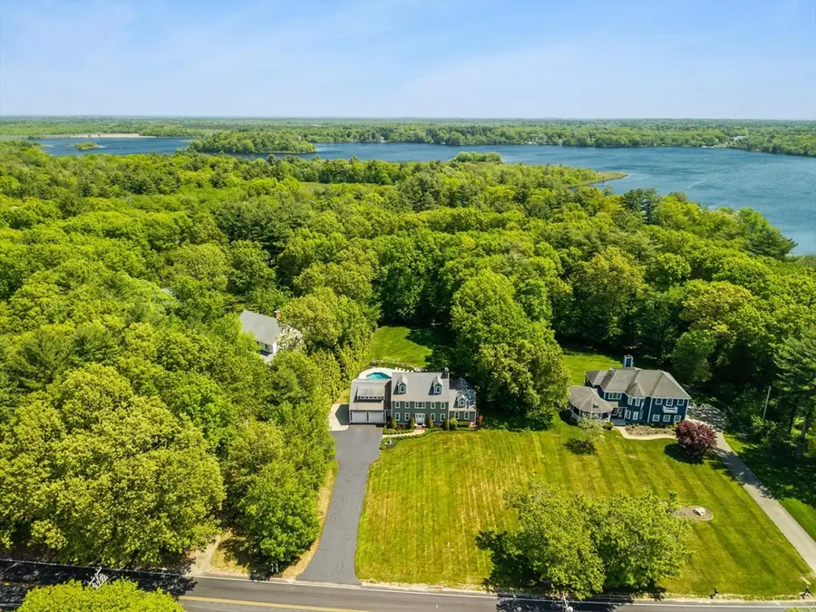 524 Elm St E, Raynham, MA 02767 - #3