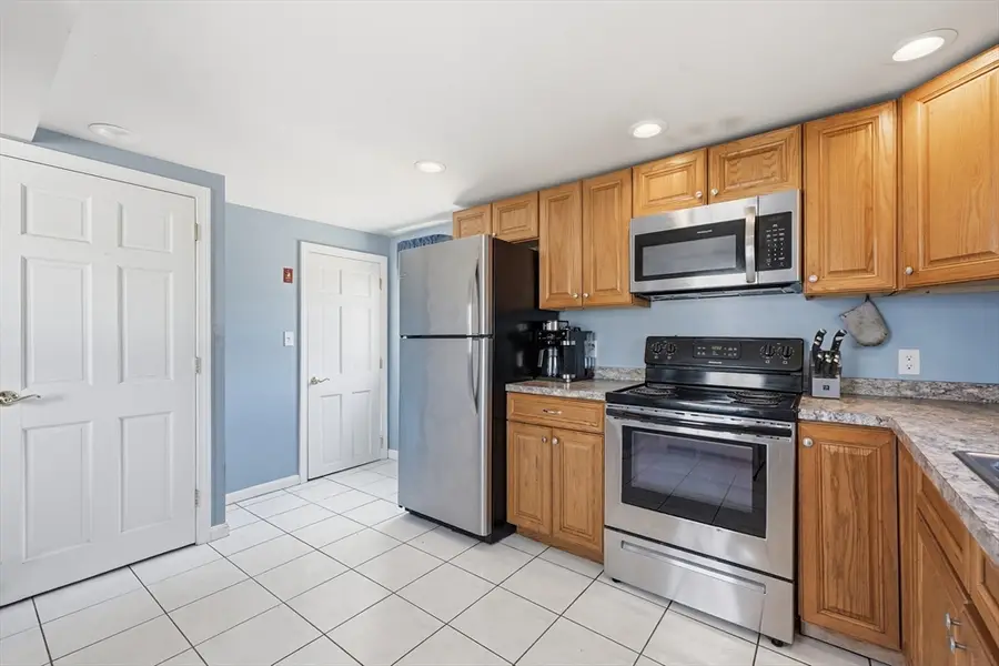 762 Merrimack Ave, Dracut, MA 01826 - #2