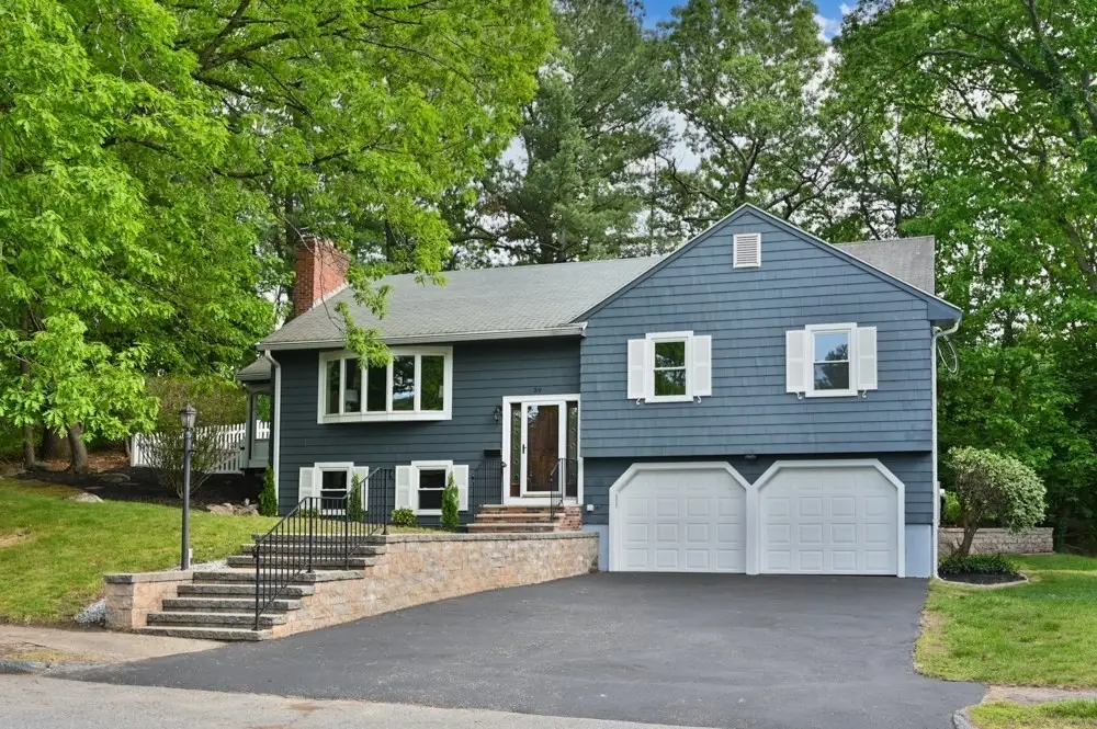 39 Doncaster Cir, Lynnfield, MA 01940 - #1