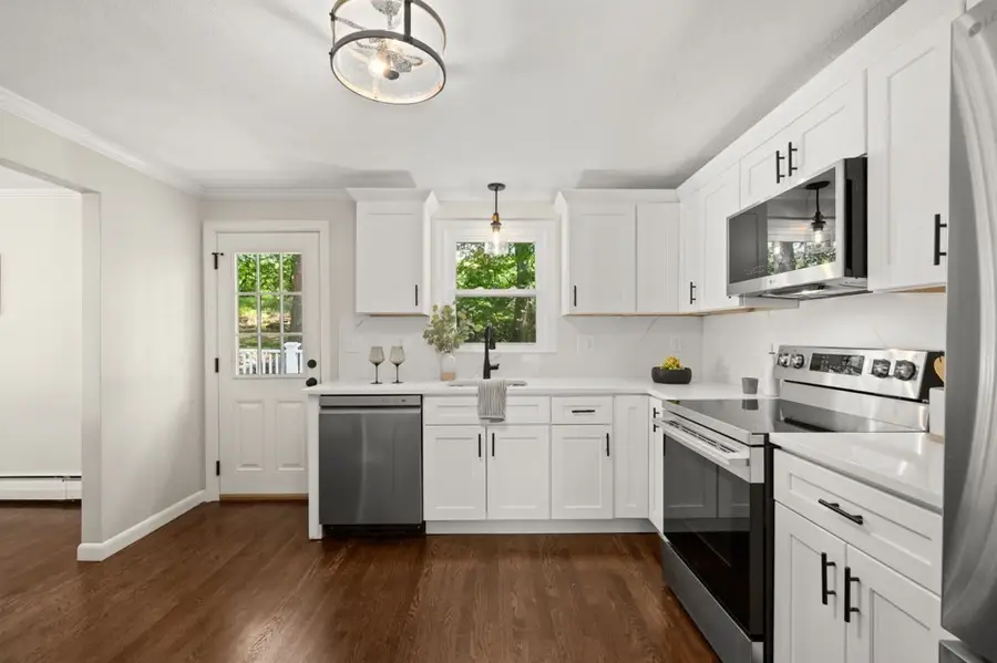 39 Doncaster Cir, Lynnfield, MA 01940 - #3