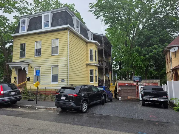 4 Home St, Worcester, MA 01609