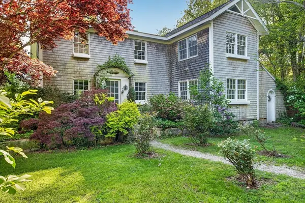 17 Quail Trl, Westport, MA 02790