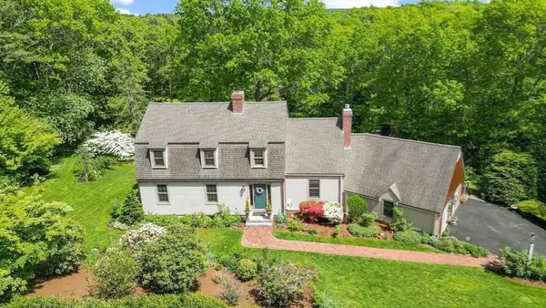 26 Cooke Rd, Plymouth, MA 02360
