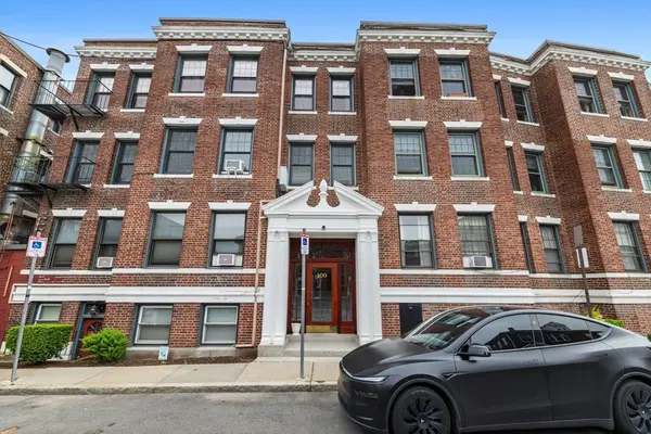 100 Lanark Rd #4, Boston, MA 02135