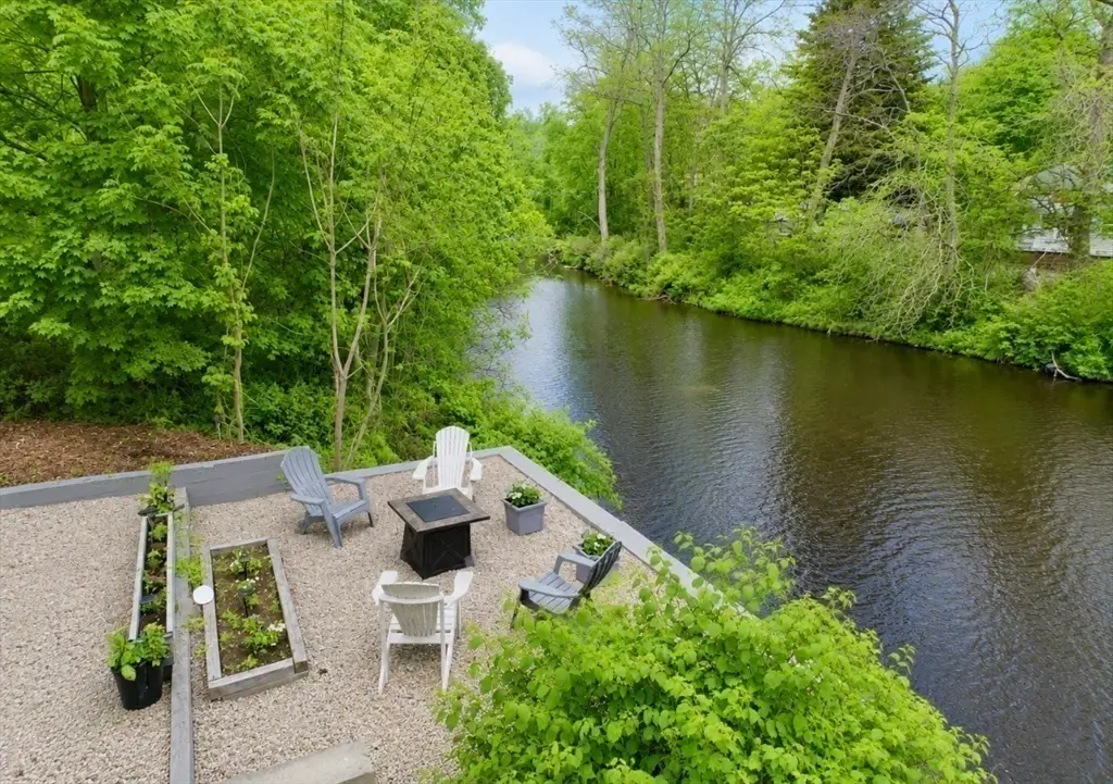 42 Water St, Leeds, MA 01053 - #1