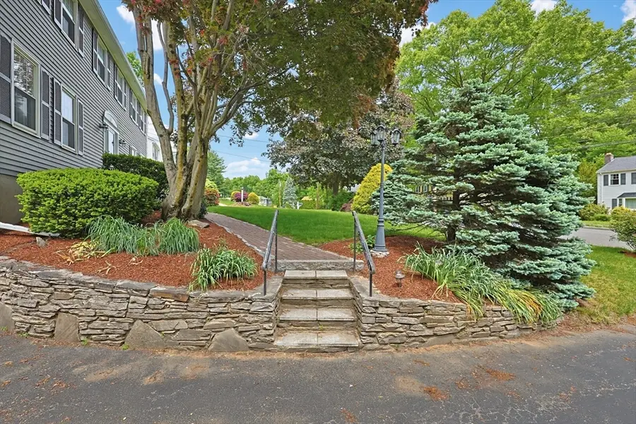 7 Cahill Park Dr, Framingham, MA 01702 - #3