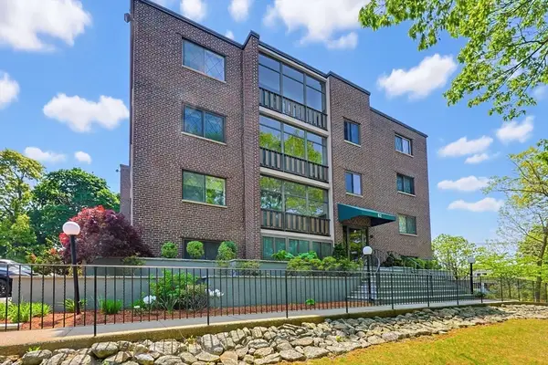 62 South St #1A, Quincy, MA 02169