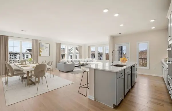 320 Martins Landing #2501, North Reading, MA 01864