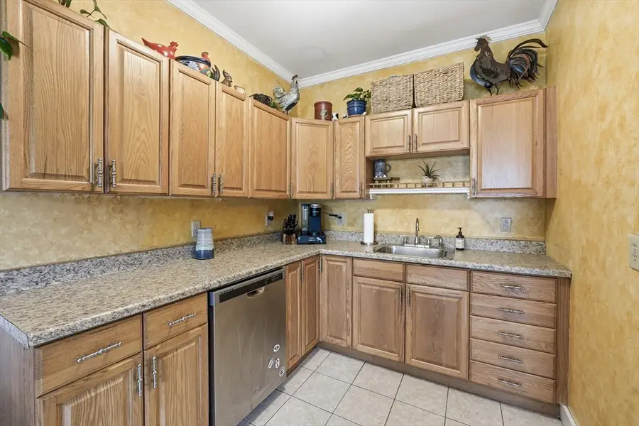 14 Seagrave St #14, Uxbridge, MA 01569 - #3