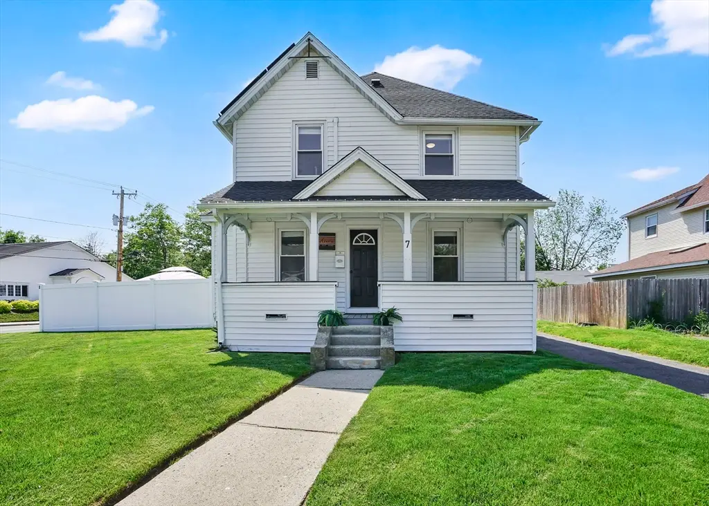 7 Maple St, Ludlow, MA 01056 - #1