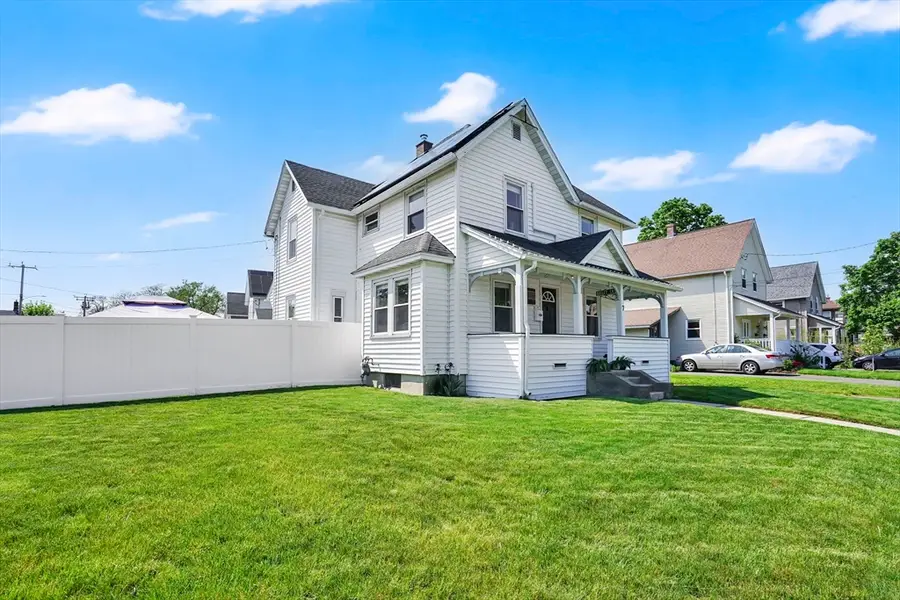 7 Maple St, Ludlow, MA 01056 - #3