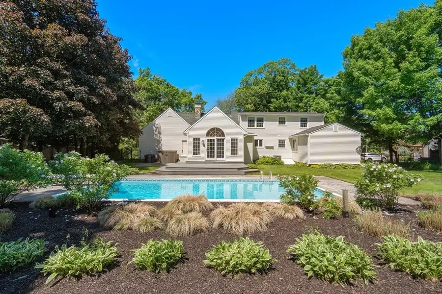 2035 Parker St, Springfield, MA 01128 - #2