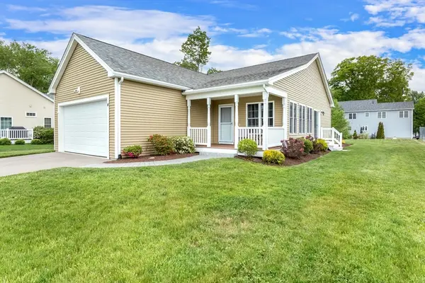 4 Candlelight Ln, Bellingham, MA 02019
