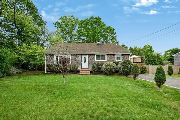 65 Holmes Ave, Brockton, MA 02302