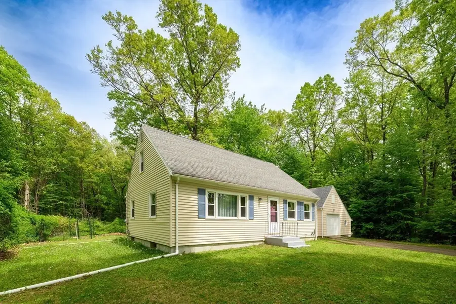 208 North St, Belchertown, MA 01007 - #3