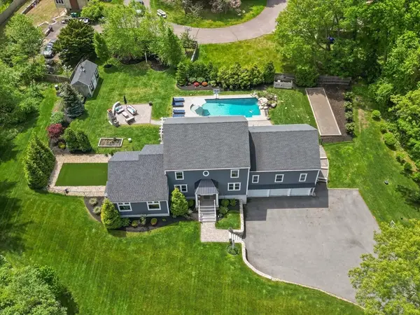 57 Candlewood Dr, Topsfield, MA 01983