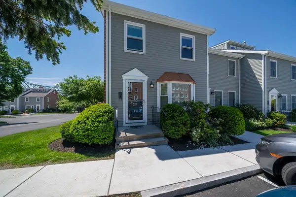 26 Breakwater Dr #26, Chelsea, MA 02150