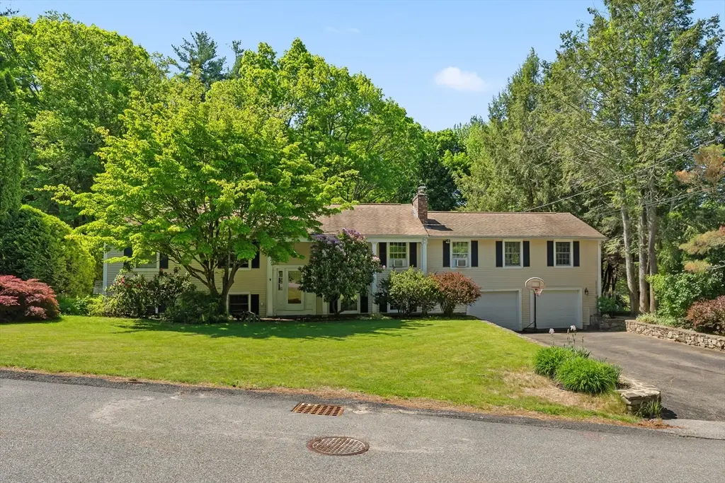 10 Blueberry Ln, Sturbridge, MA 01566 - #1