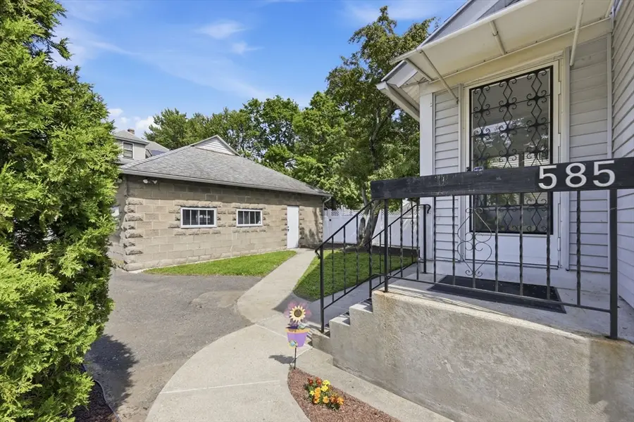 585 Armory St, Springfield, MA 01104 - #3