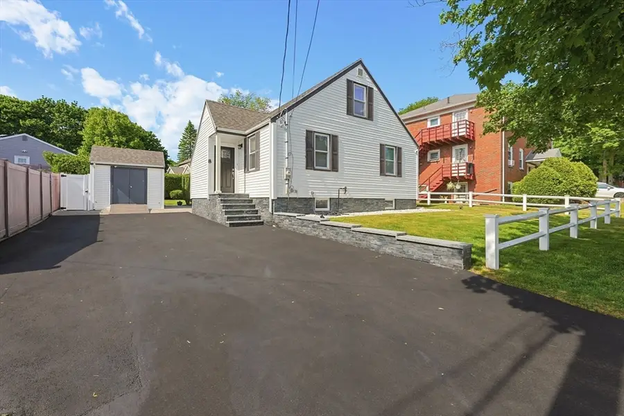8 Woodbury Ave, Saugus, MA 01906 - #2