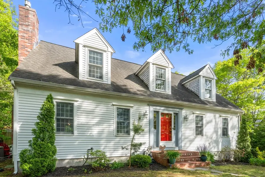 8 Friendship Ln, Bourne, MA 02532 - #2