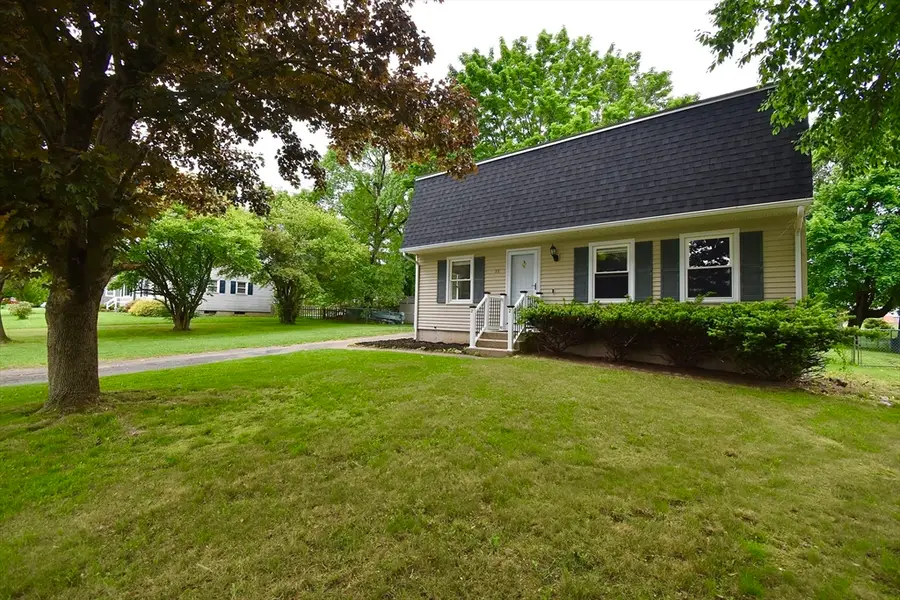 22 Hunting Ln, Agawam, MA 01001 - #2