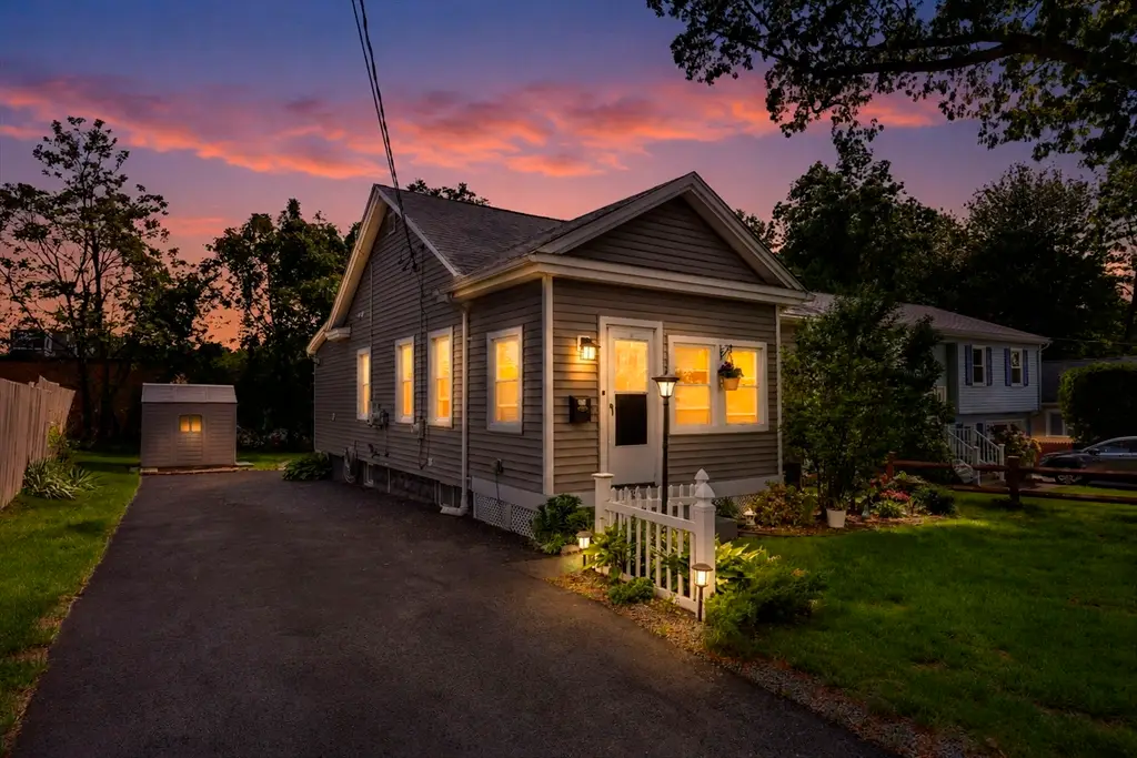 43 Agnes St, Springfield, MA 01118 - #1