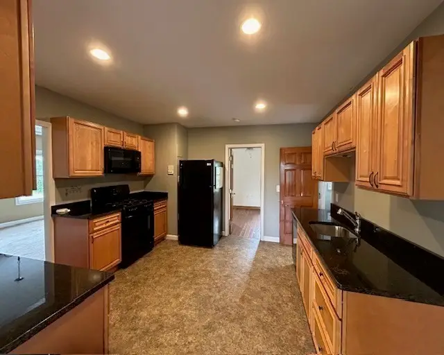 5 Anna St, Worcester, MA 01606 - #3