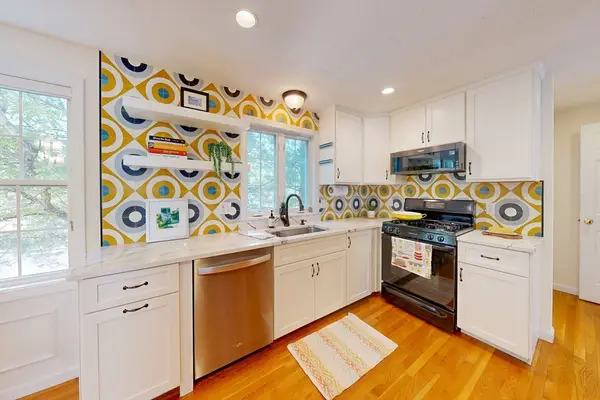 995 Trapelo Road #3, Waltham, MA 02452