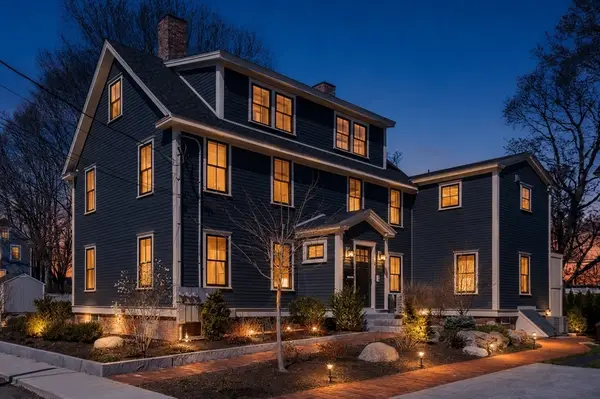 6 Center #B, Amesbury, MA 01913