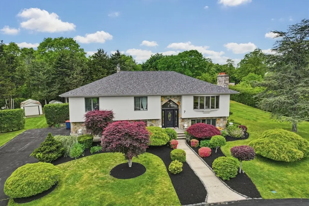 7 Diane Way, Westport, MA 02790 - #1