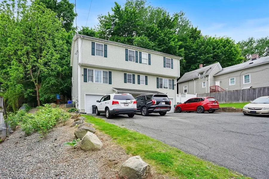 264 E Main St, Chicopee, MA 01020 - #2