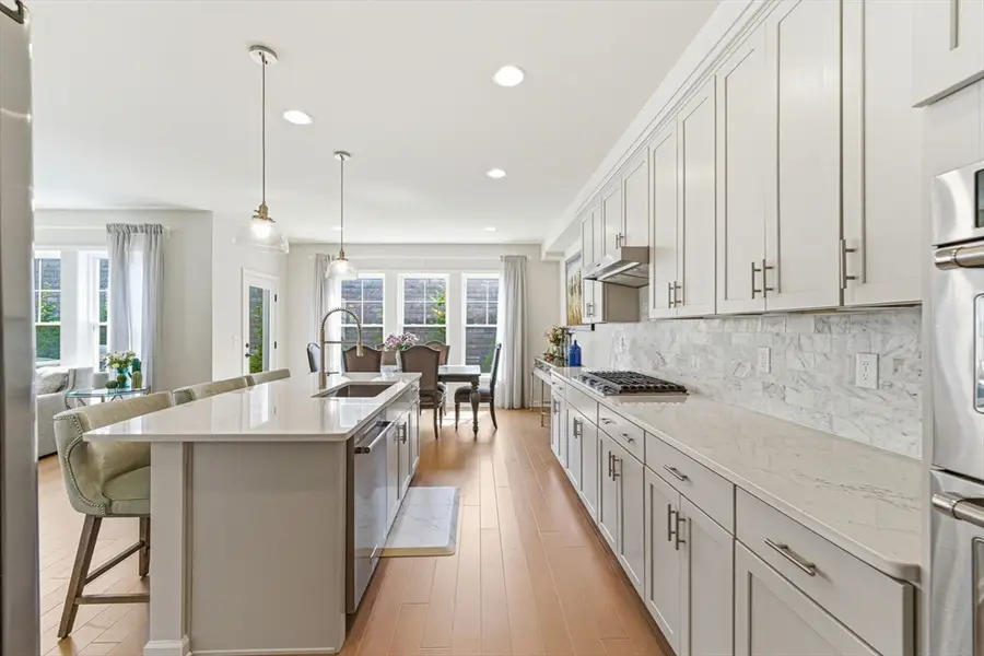 6 Cooley Dr #6, Woburn, MA 01801 - #3