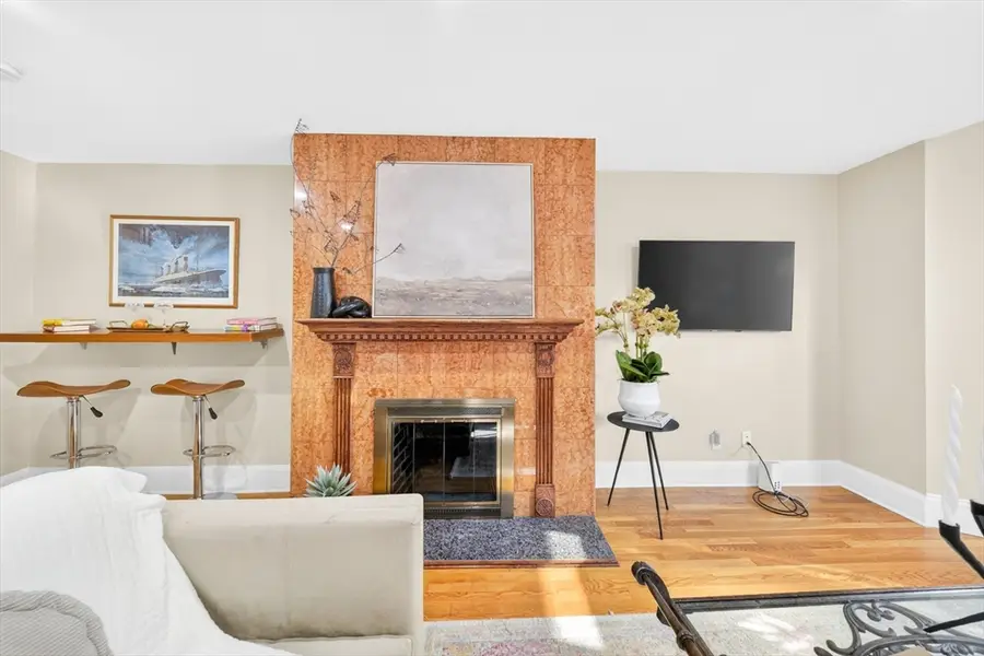 352 Tappan St #1, Brookline, MA 02445 - #3