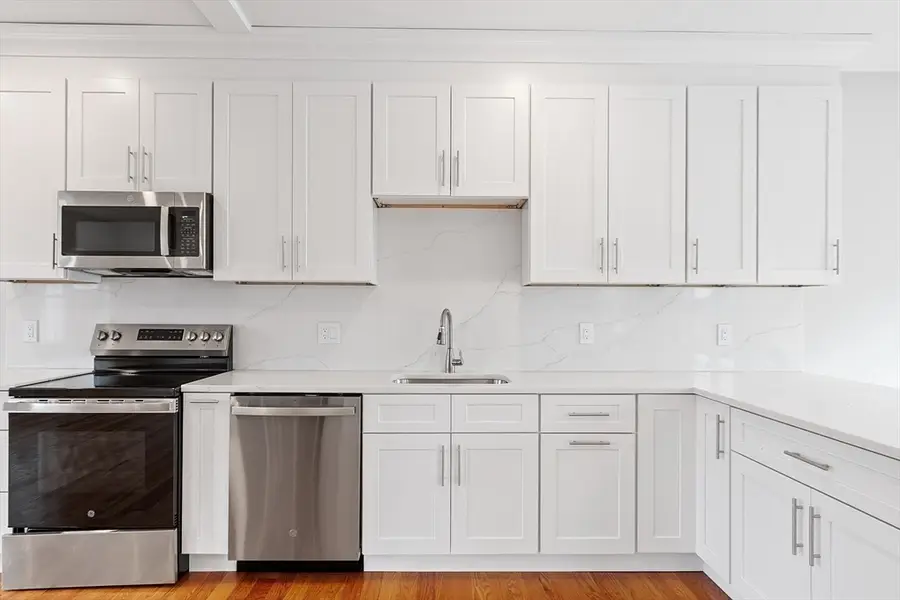 10 Windsor Street, Worcester, MA 01605 - #3