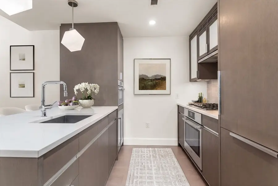 100 Lovejoy Wharf #5N, Boston, MA 02205 - #3