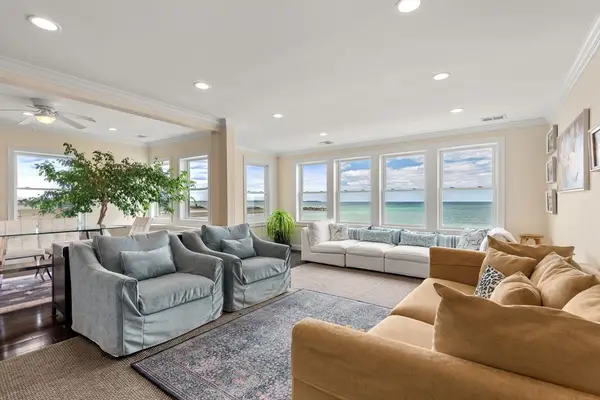 70 Moore St #PH, Winthrop, MA 02152