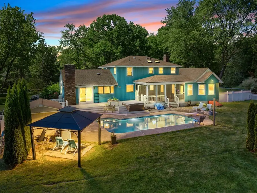 30 Pompositticutt St, Stow, MA 01775 - #2
