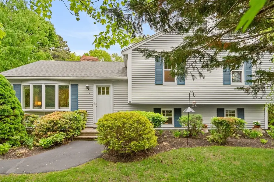 19 Hood Dr, Plymouth, MA 02360 - #2