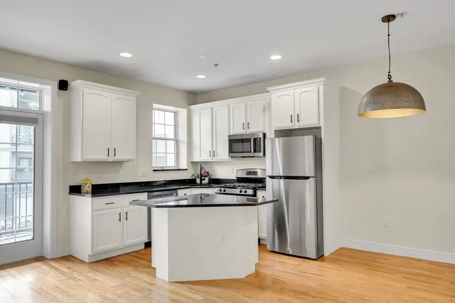 381 W Broadway #4, Boston, MA 02127 - #2