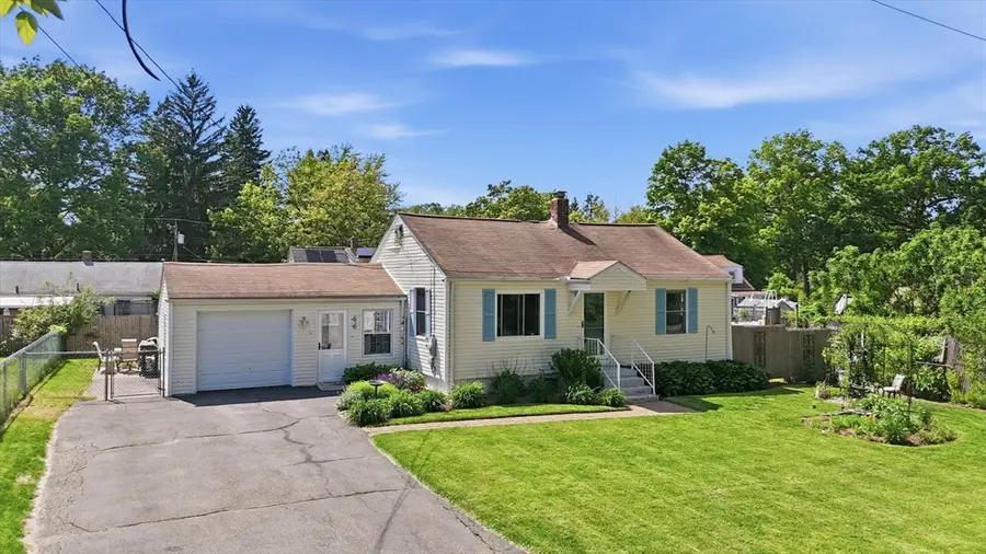 44 Harding St, Springfield, MA 01109 - #3