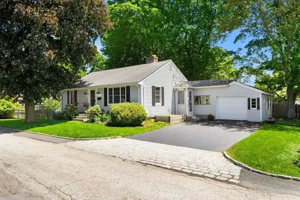 1 Sunset Lane, Hamilton, MA 01982