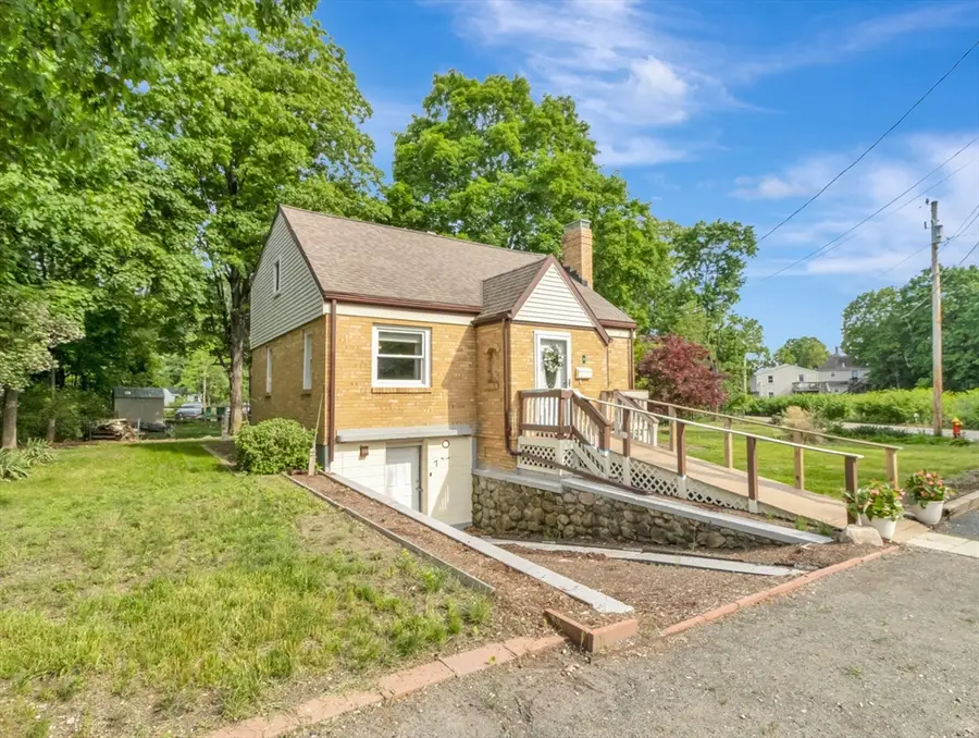 7 Noonan St, Mansfield, MA 02048 - #3