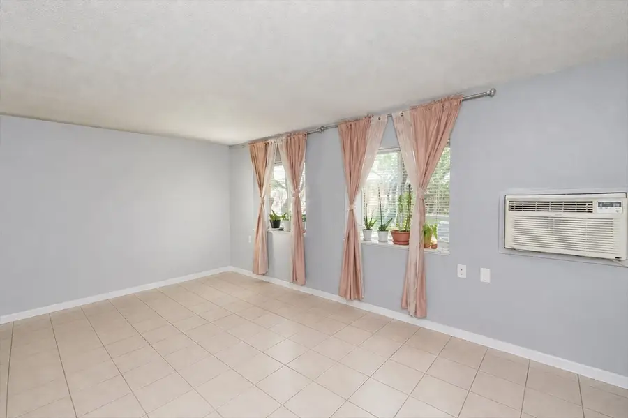 2 Universal St #4, Framingham, MA 01702 - #3