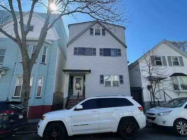 105 Lexington St, Boston, MA 02128