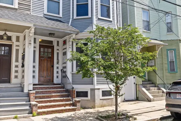 242 W 5th St #1, Boston, MA 02127