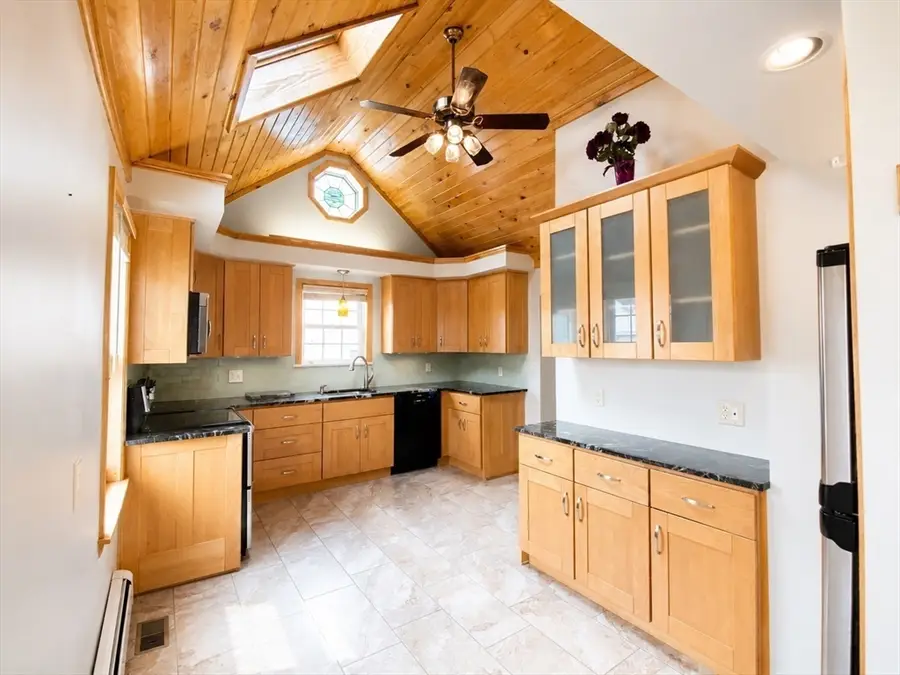 41 Benefit St, Taunton, MA 02780 - #3