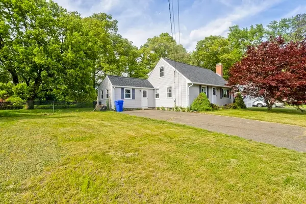 93 Moss Rd, Springfield, MA 01119
